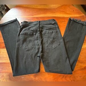 Mother Jeans Insider crop step fray wash/ Not Guilty. Size 26